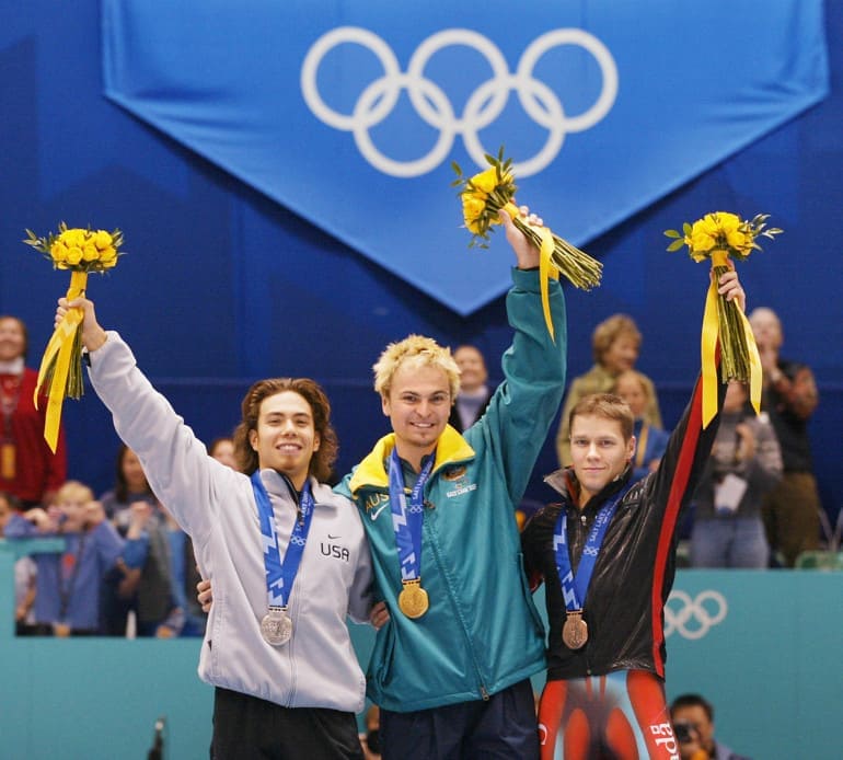 Le podium de l'épreuve de 1000m des JO de Salt Lake City : Ohno, Bradbury, Turcotte